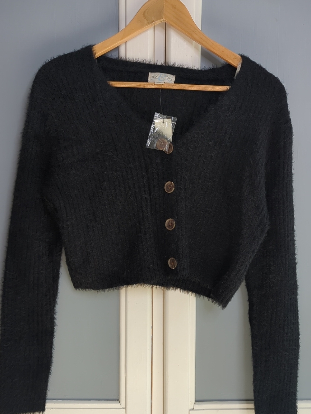 Soft, Fuzzy Black V-Neck Cropped Button Cardigan Small